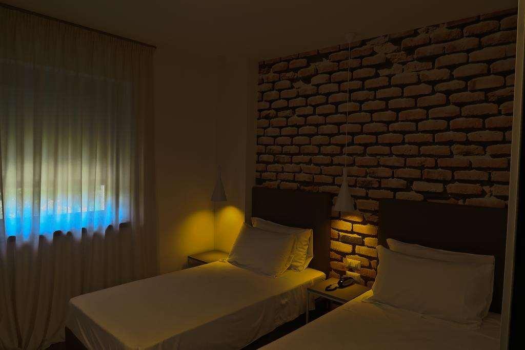 Hotel Corsi - Fiumicino Cameră foto
